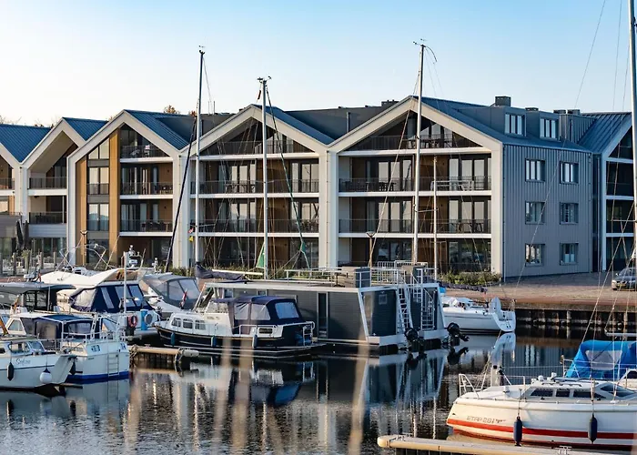 Beautiful Apartment With Marina View