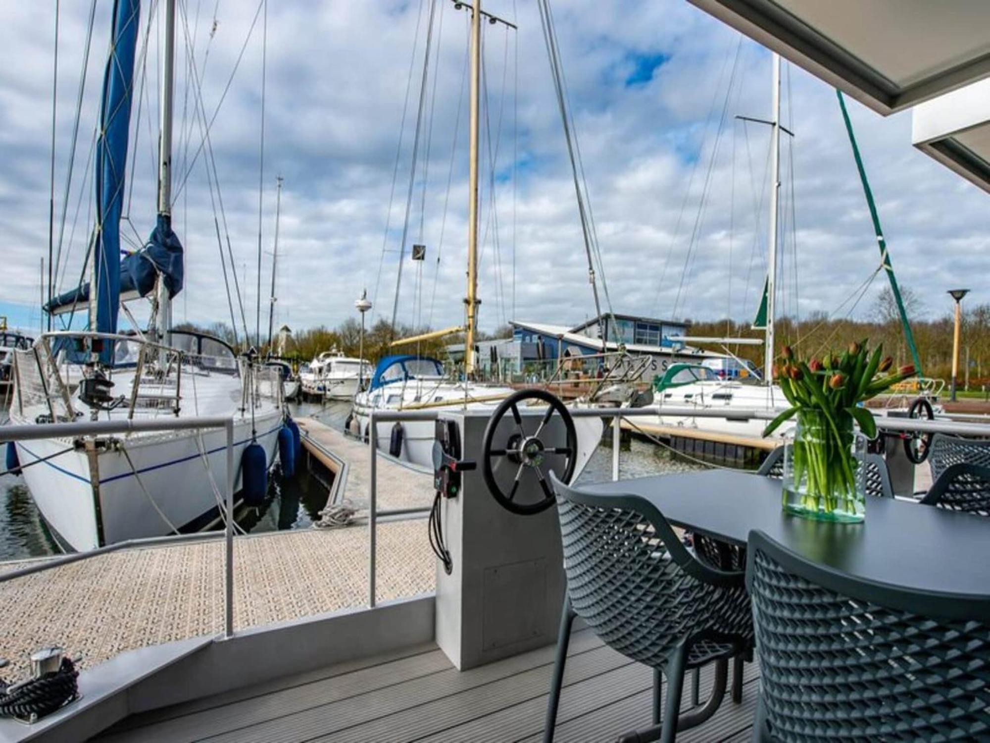 Beautiful With Marina View *